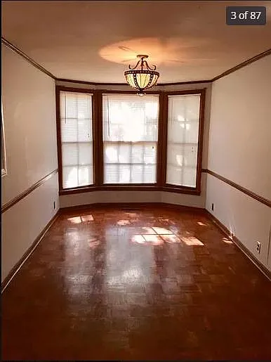 2419 S Greenwood Ave — Photo 18