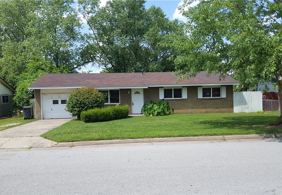 1st image of 1315 Acorn Dr