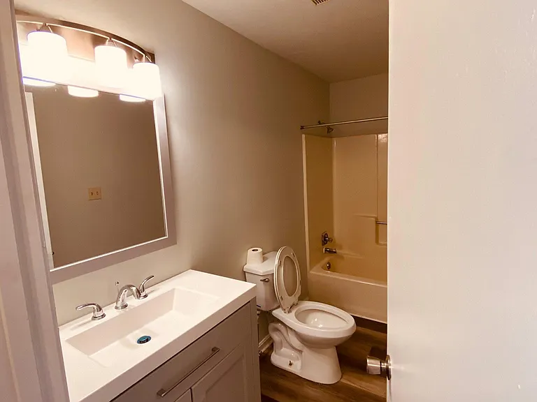 103 Britain Ct — Photo 13