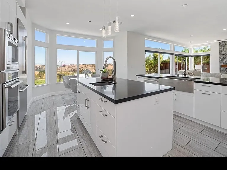 1274 Sunrise Ridge Dr — Photo 5