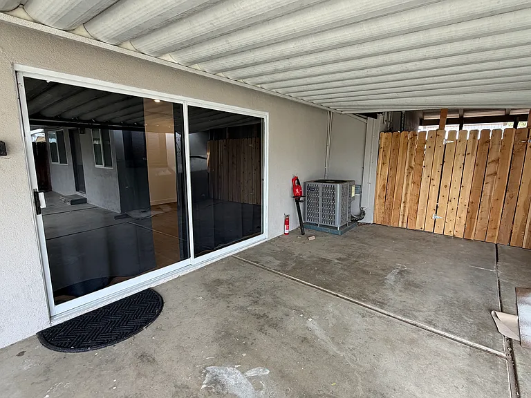 1332 Calle Crisantemo — Photo 15