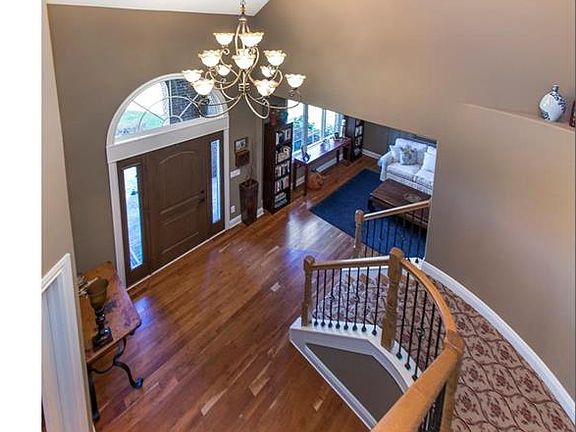 2nd image of 315 Capital Hill Cir