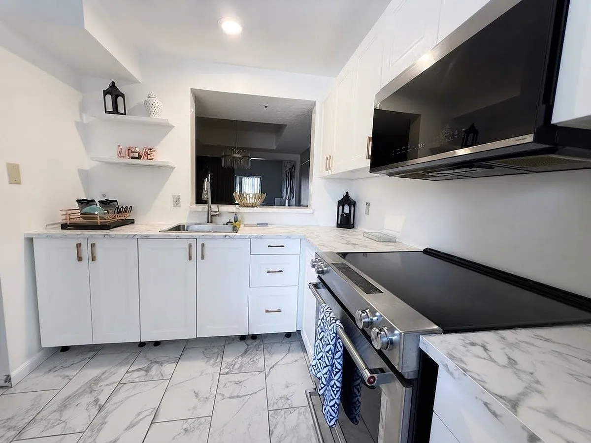 Townhouse - 2107 Honour - Townhouse - 2107 Honour — Photo 1
