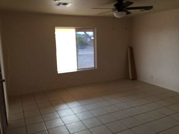 4th image of 576 Mead Ln