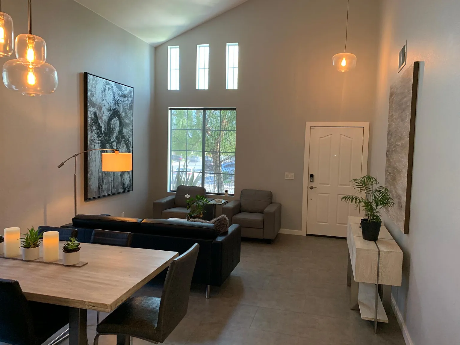 4 bed, 1866 sqft, $4,525 — Photo 3