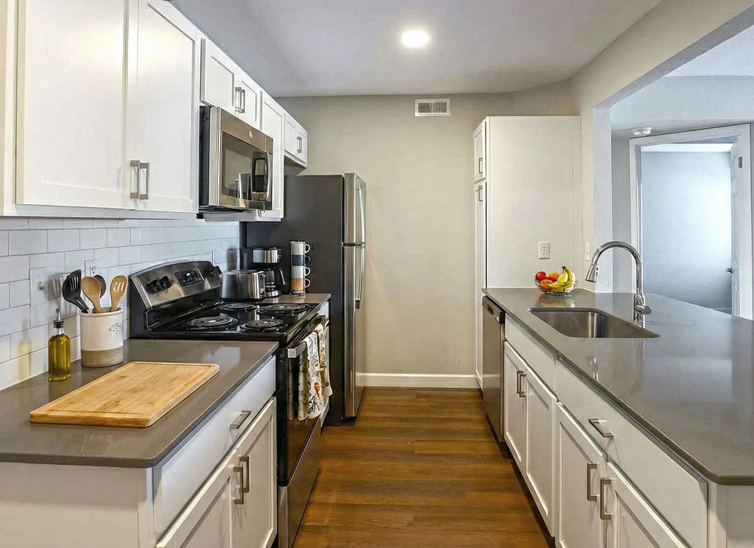 Oak Hill Apartments — Photo 2