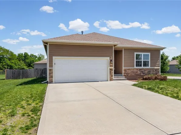14229 S Landon St, Olathe, KS 66061