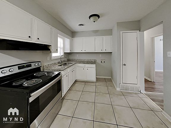 5th image of 2061 Coral Hills Dr