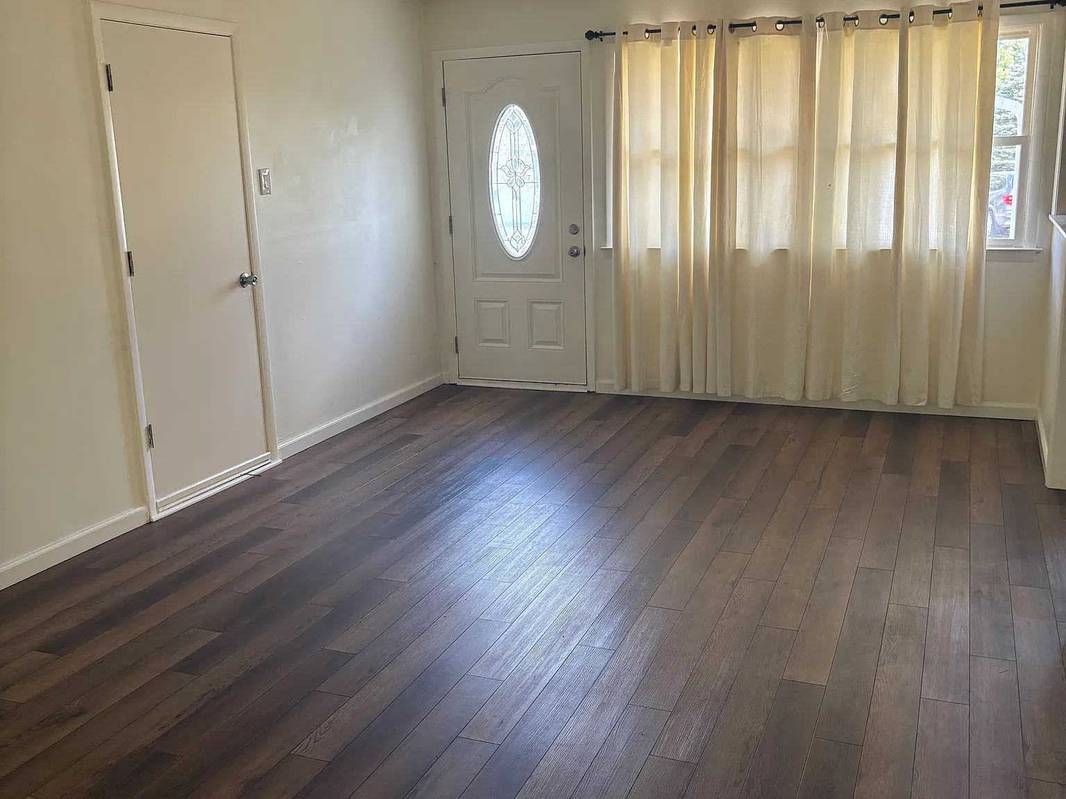 3 bed, 1025 sqft, $1,595 — Photo 2