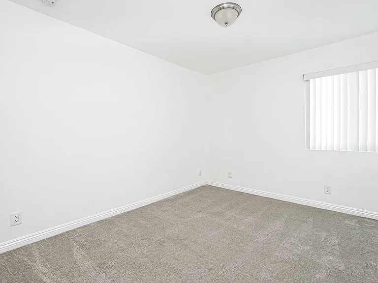 321 N Cedar St — Photo 19
