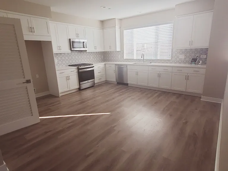 10816 Horizons Dr — Photo 23
