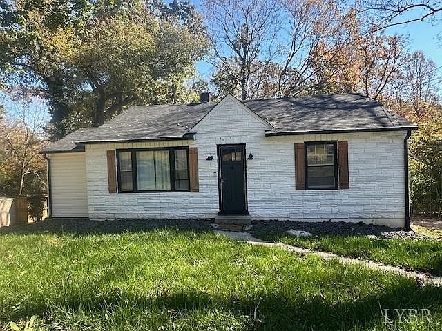 1st image of 1028 Oakmont Cir