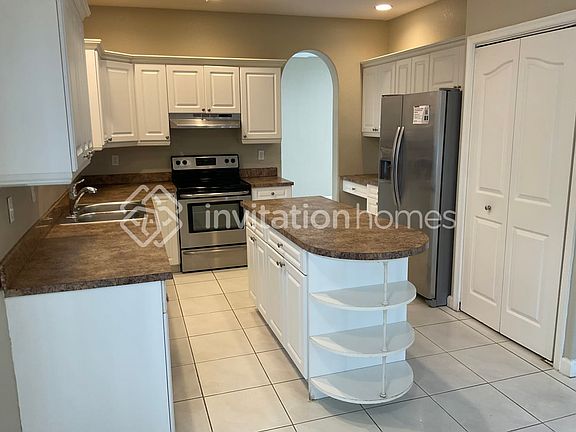 4th image of 215 La Costa Ct