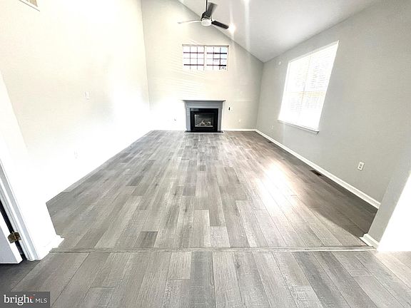 4th image of 732 Pinewood Dr