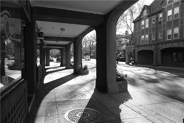 Rented by 18 REALTY | media 16