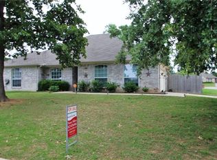200 Brianne Ct, Joshua, TX 76058