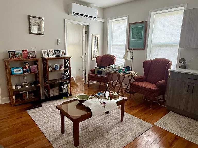 129 Maple Ave #4 — Photo 7