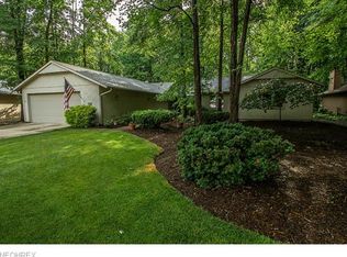 10234 Oak Branch Trl, Strongsville, OH 44149