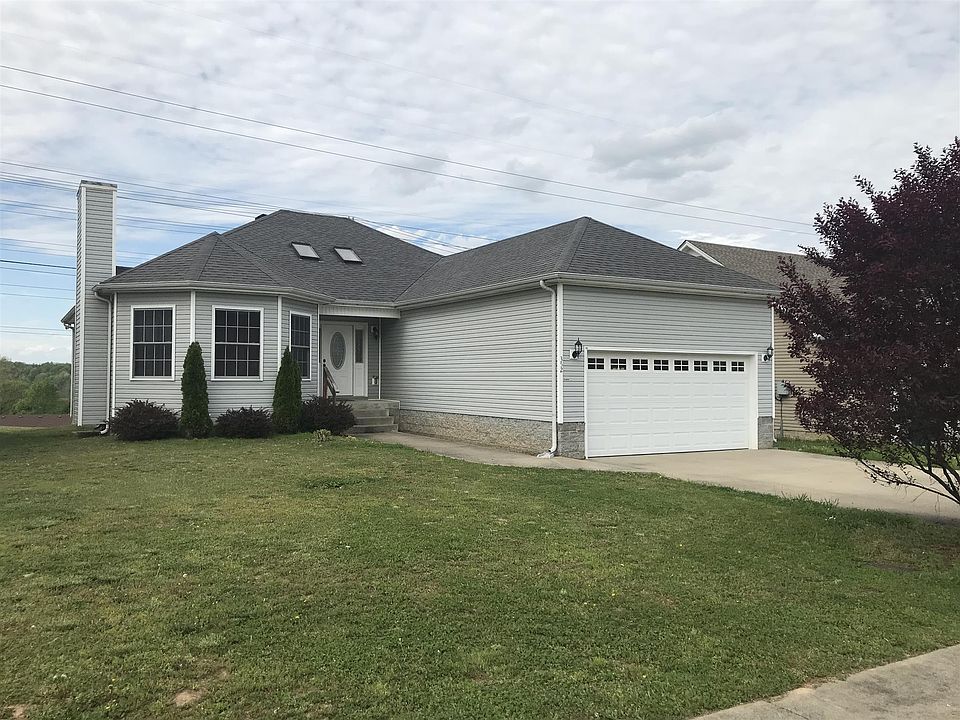1st image of 352 Chalet Cir