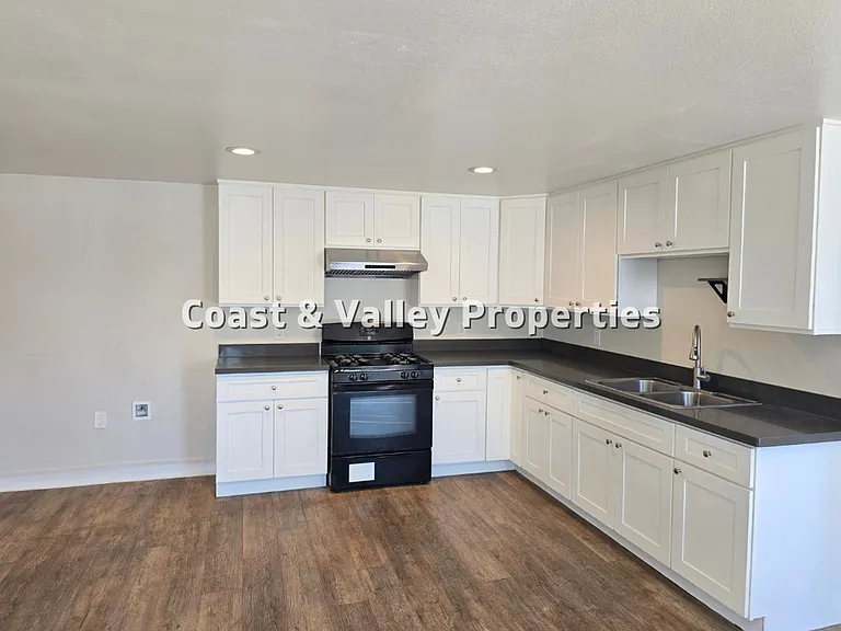 230 California St — Photo 3