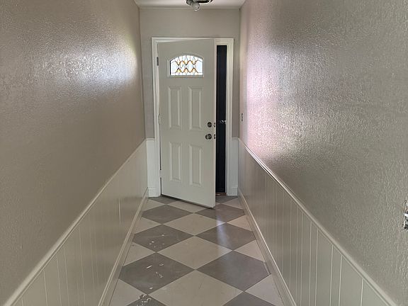 2nd image of 2618 Richardson Dr