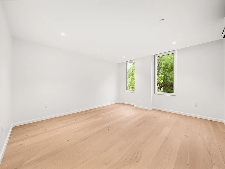 41-01 24th St #Townhouse 1 — Photo 10