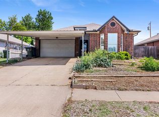 9237 Apple Dr, Midwest City, OK 73130