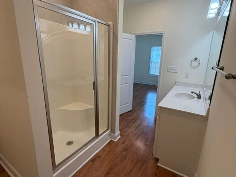 913 Linwood Ave — Photo 18