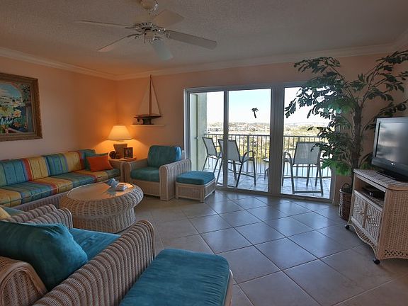 3rd image of 572 Marina Point Dr