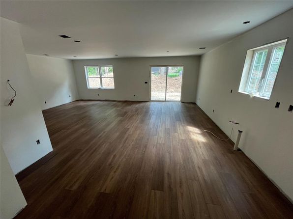 105 Curie Rd