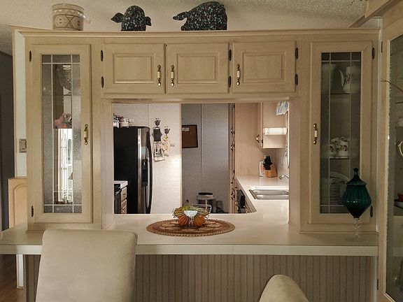 5th image of 1076 E Palm Valley Dr