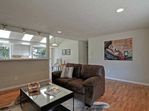 4th image of 5223 77th Pl NE