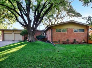 910 N Chipper Ln, Wichita, KS 67212