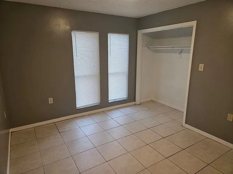 1027 Captiva Point — Photo 8