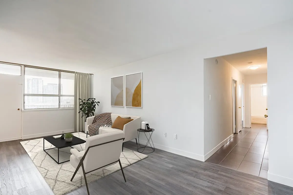 Evans Apartments — Photo 3
