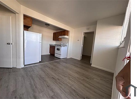 2nd image of 7979 Macarthur Blvd