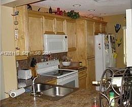 3rd image of 124 S Laurel Dr #505