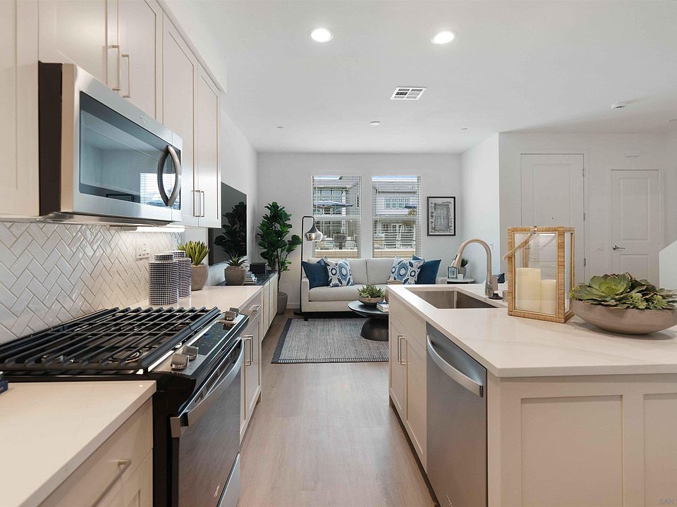 1st image of 2015 Paseo Belluno #Townhouse 2