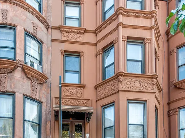 256 Hancock Street image 1 of 5