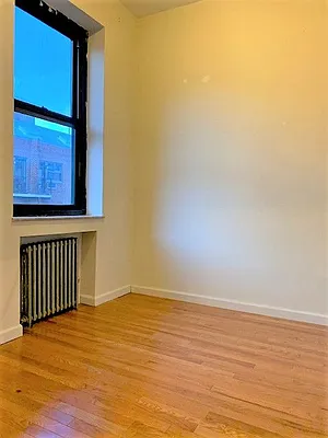 Rented by Dynamik Realty | media 16