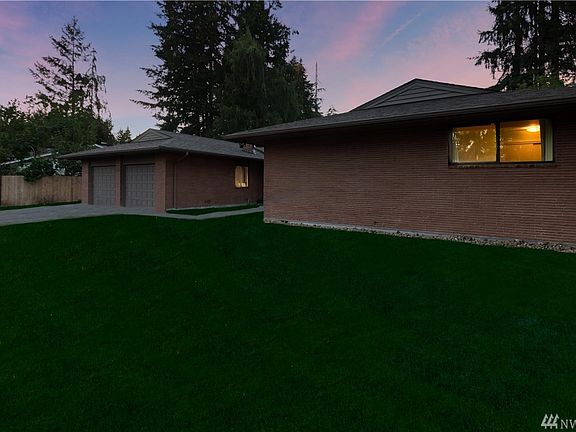 3rd image of 3908 San Mar Dr NE