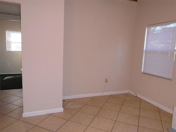 4th image of 131 Lemon Ln