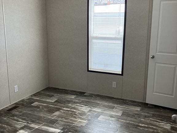 4th image of 500 W Payton St #27