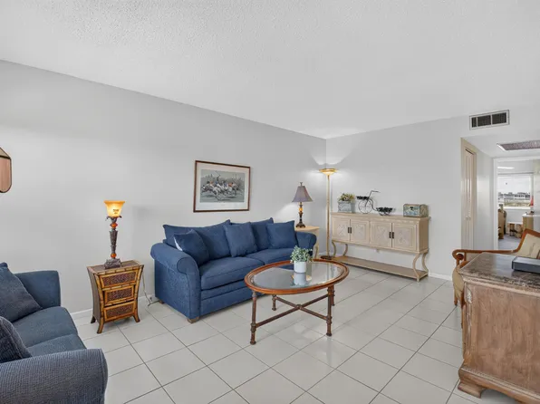 4022 Lincoln B, Boca Raton, FL 33434