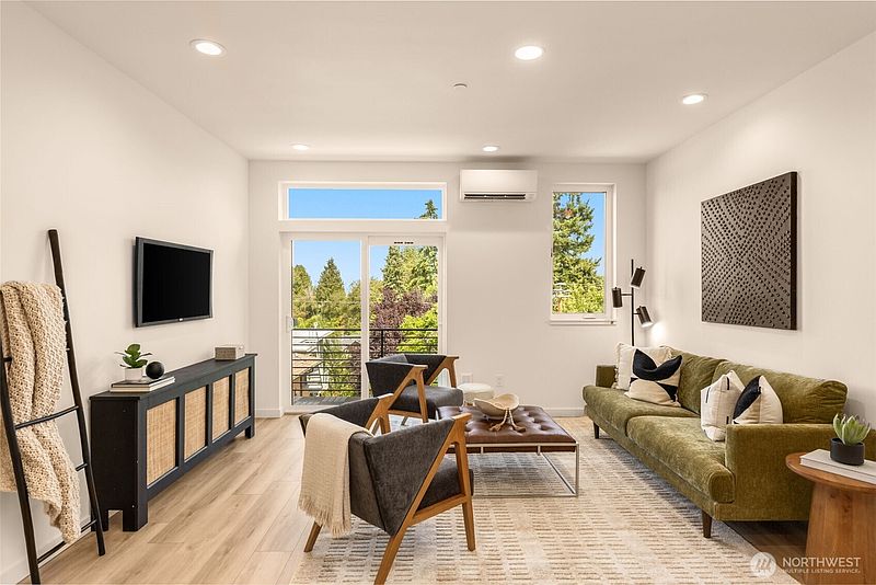 4th image of 1914 C Ferry Avenue SW