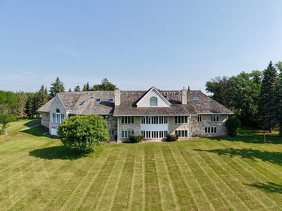4th image of 1020 Centennial Dr