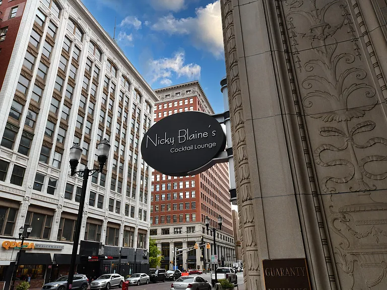 3 minutes from The Block you can find Nicky's: offering classic cocktails, small plates & cigars to a jazzy beat against a vintage backdrop.
