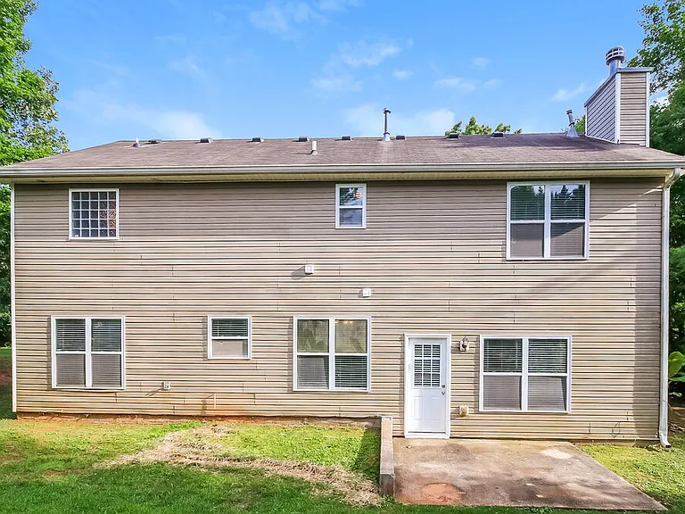 412 Peterson Dr — Photo 17