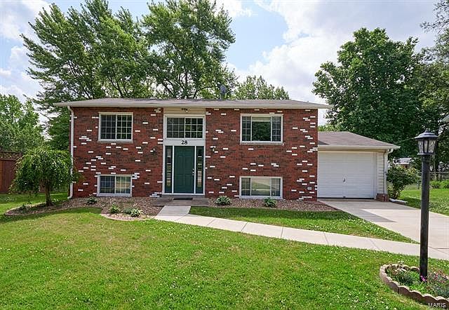 1st image of 28 Lori Cir