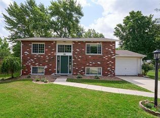 28 Lori Cir, Maryland Heights, MO 63043